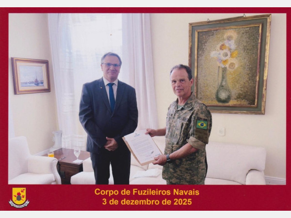 F.MIS fortalece parceria com a Marinha do Brasil com doação de acervo fotográfico