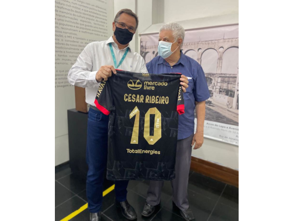 Homenagem do MIS ao vice-presidente de Patrimônio Histórico do Flamengo