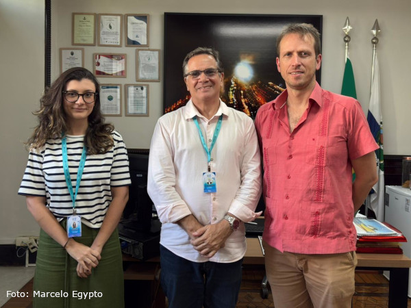 F.MIS promove encontro com Cônsul do México para cooperação cultural e exibição com exposição do clássico filme “Redes”