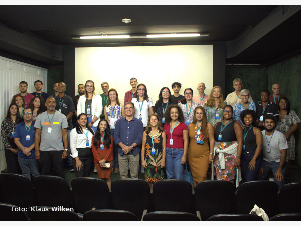 Versão impressa do Plano Museológico é apresentada em encontro dos servidores do MIS RJ na Praça XV