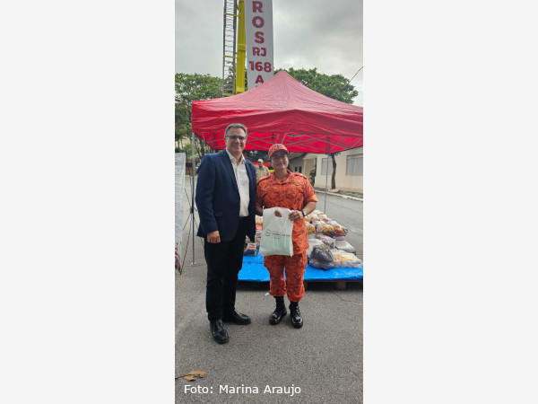 MIS RJ PRESTIGIA CONCERTO DE NATAL DO CORPO DE BOMBEIROS, NO FORTE DE COPACABANA