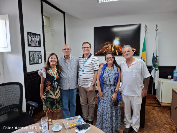 Presidente Cesar recebe no MIS RJ, o genial bandolinista Joel Nascimento!