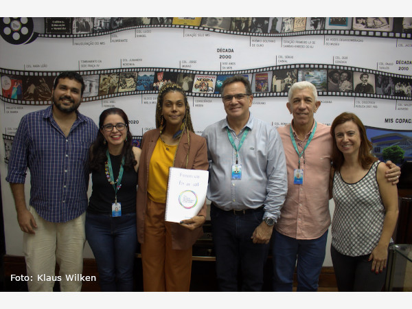 Presidente do MIS e deputada Dani Balbi estudam questões para a viabilização da Fototeca Estadual do Rio de Janeiro