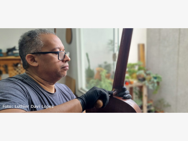 LUTHIER DAVI LOPES COMEÇOU A RESTAURAÇÃO DO VIOLÃO DO CATULO DA PAIXÃO CEARENSE